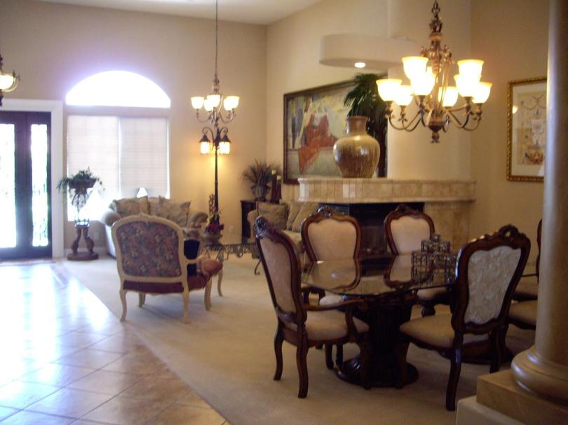 Chez Paulina Lady Luck Manor